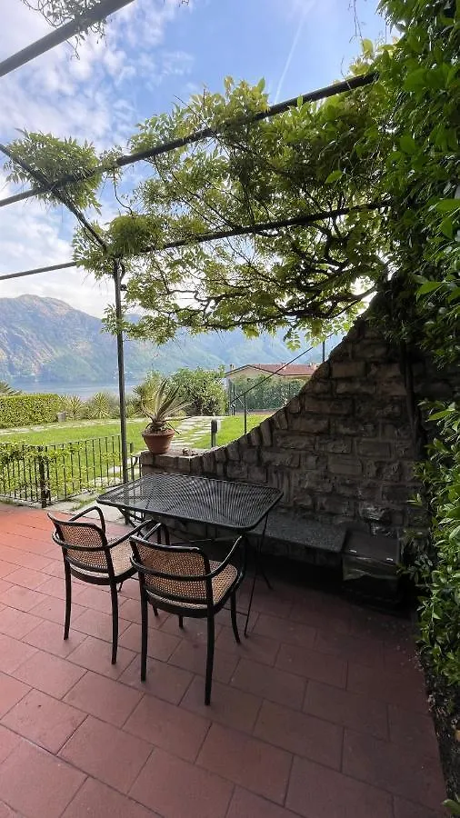 別荘 Lake View, Swimming Pool, Tennis Court And Private Parking Mezzegra イタリア